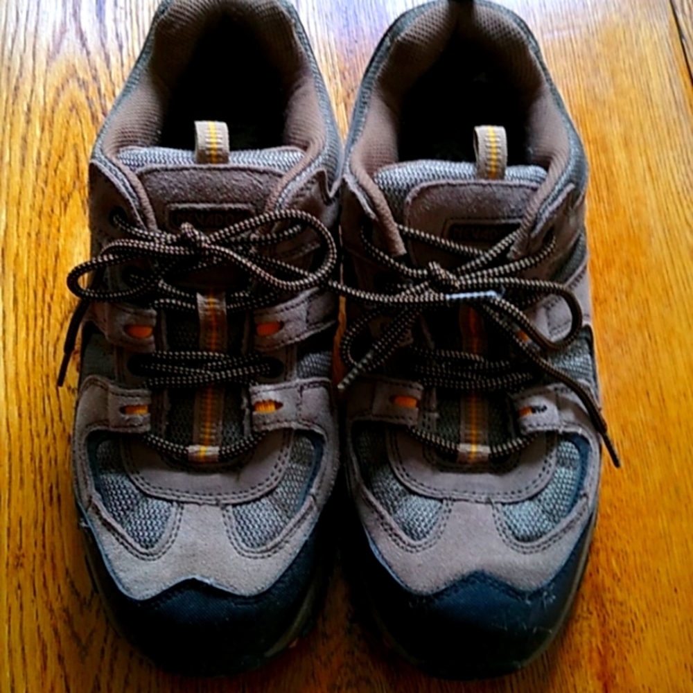 Men's shoes